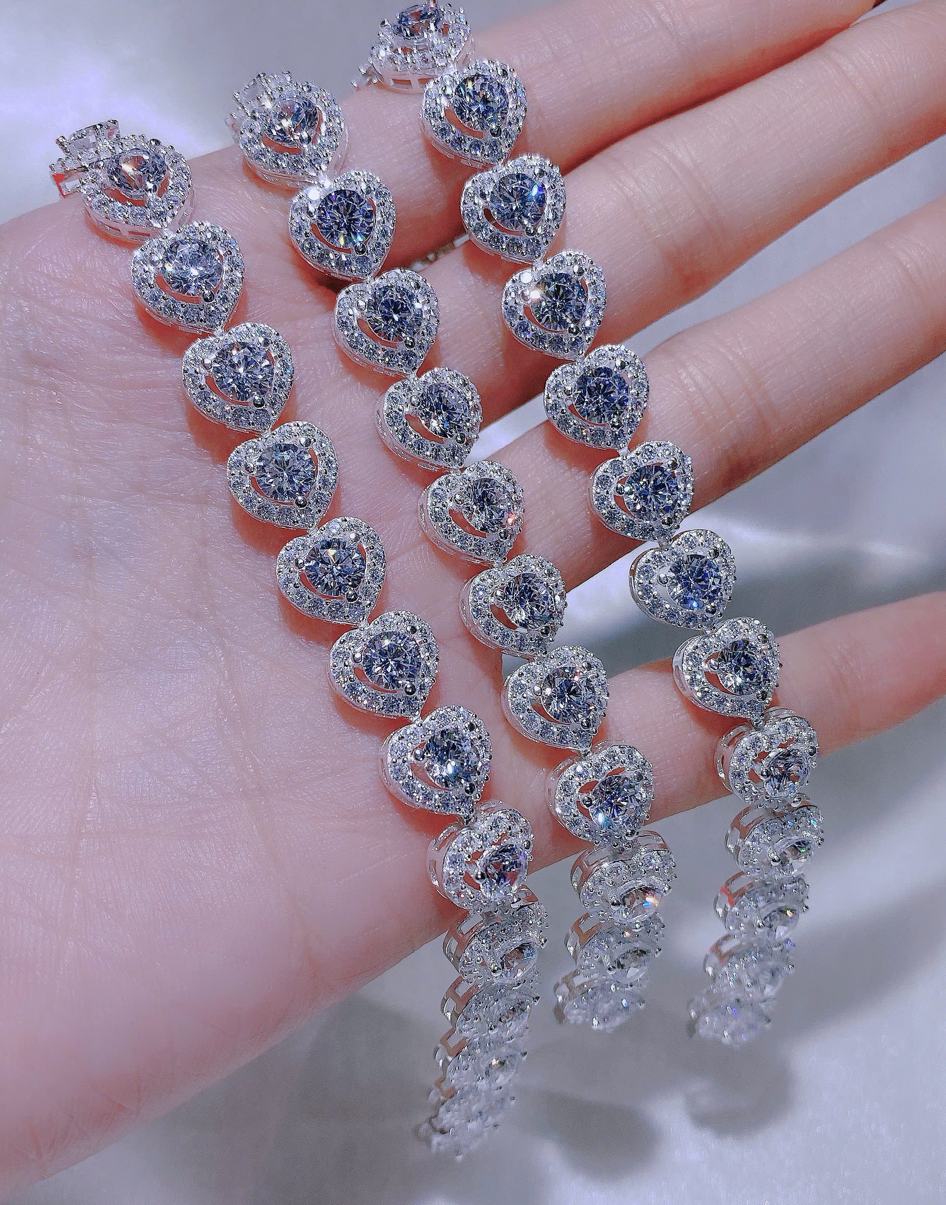 Lắc tay 01L121