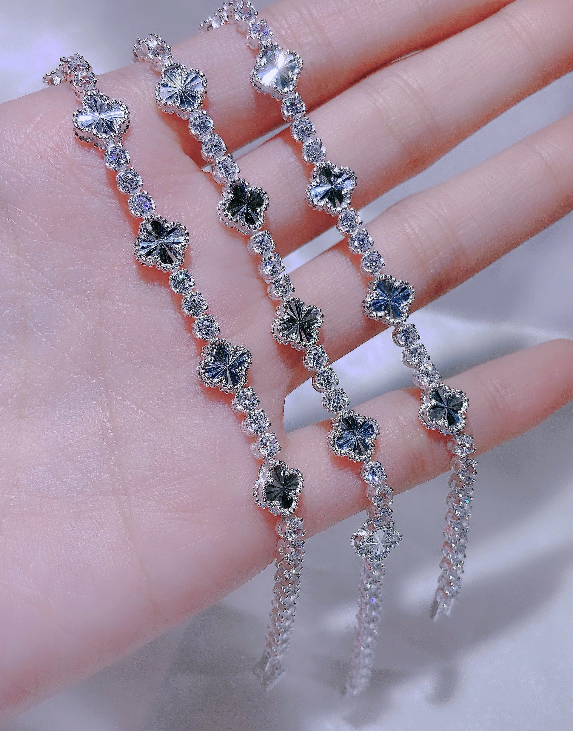 Lắc tay 01L434